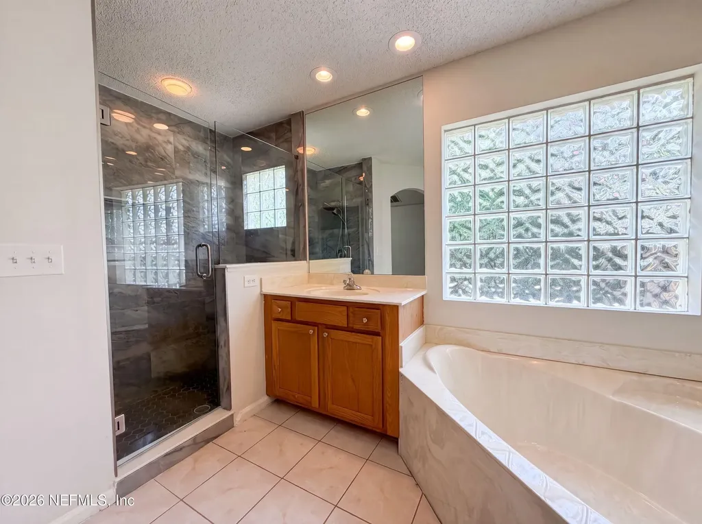 8436 Staplehurst Drive W Jacksonville FL 32244