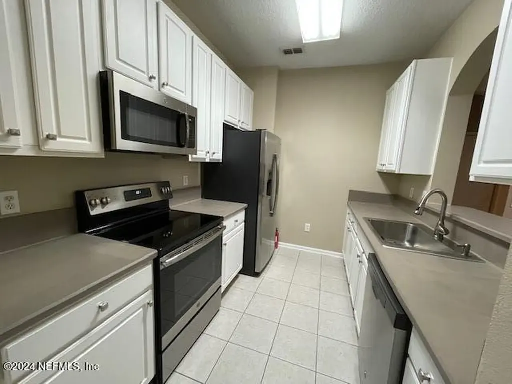 7801 Point Meadows Drive Jacksonville FL 32256