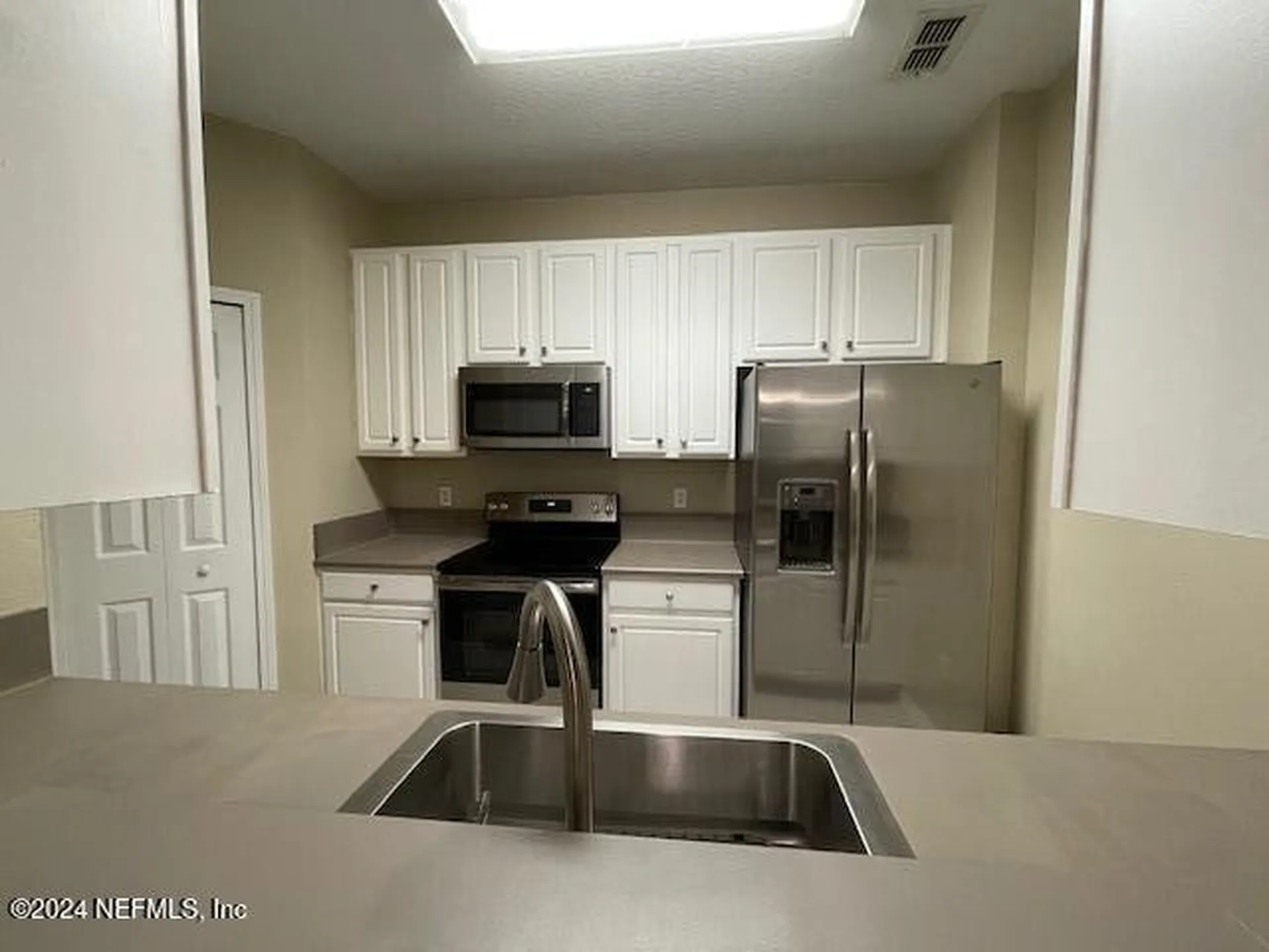 7801 Point Meadows Drive Jacksonville FL 32256