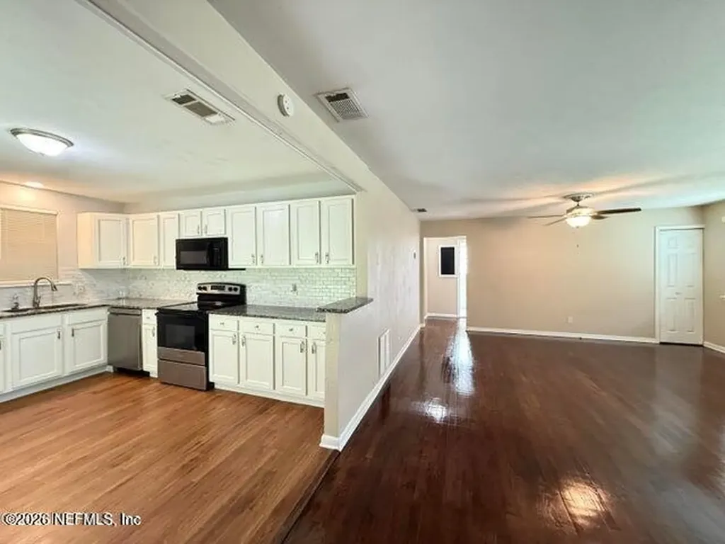8515 Maple Street Jacksonville FL 32244
