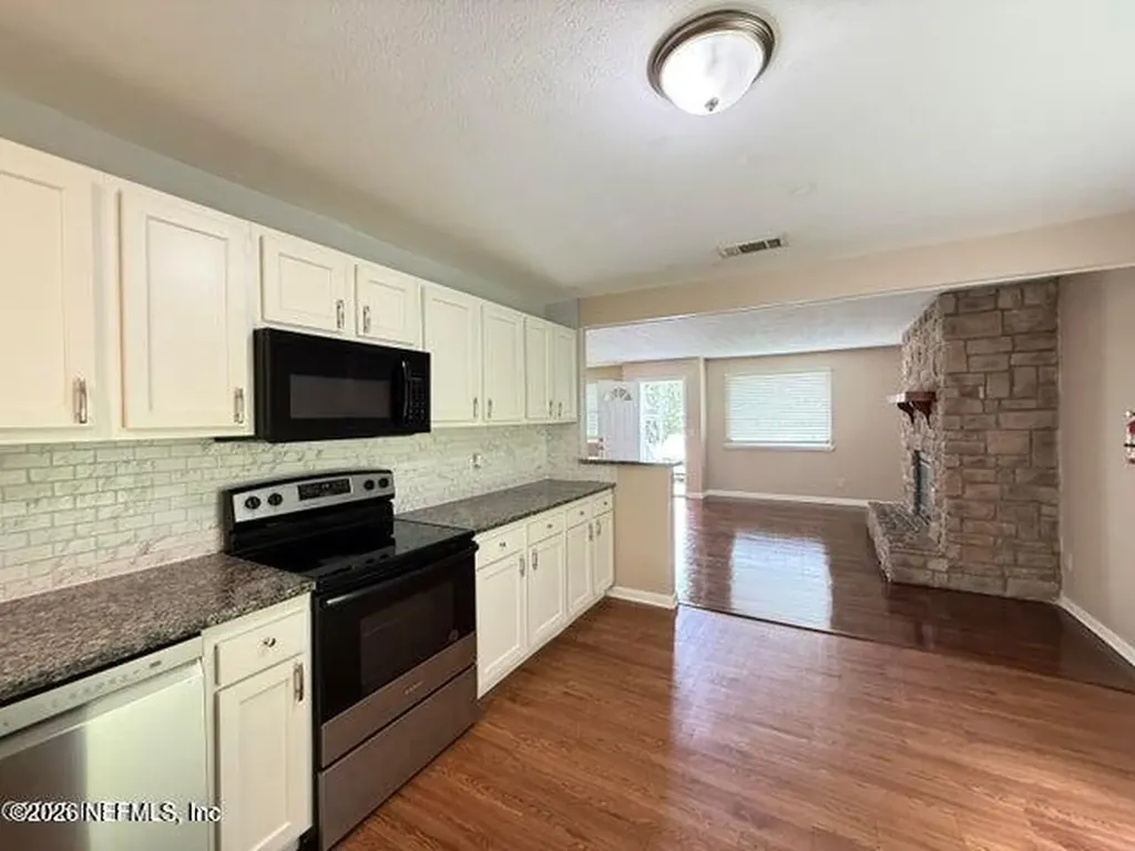 8515 Maple Street Jacksonville FL 32244