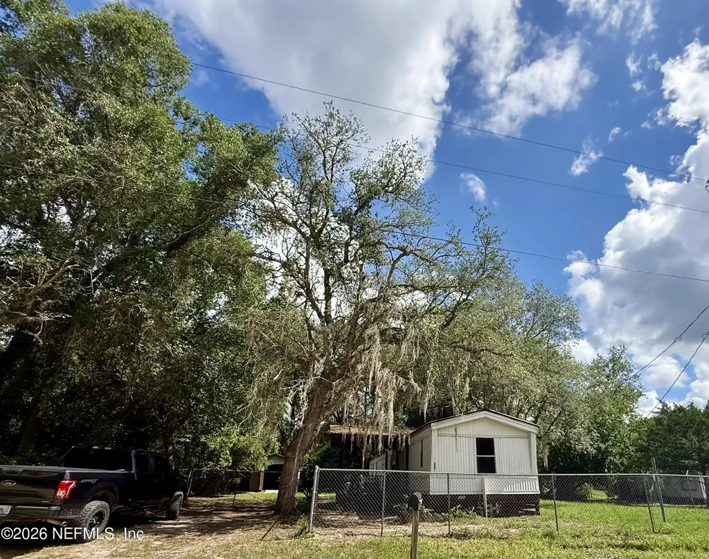 222 Pine Street Hawthorne FL 32640