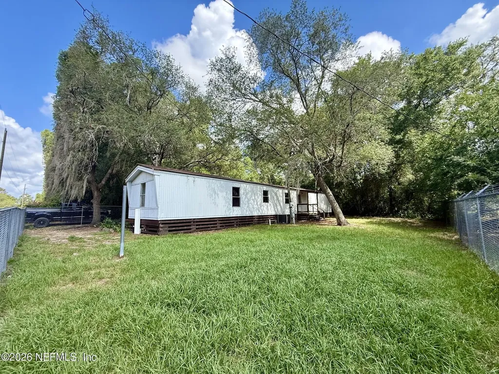 222 Pine Street Hawthorne FL 32640