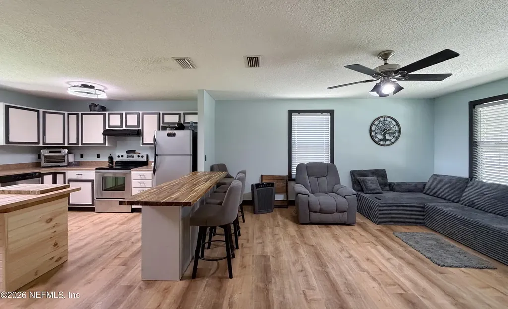 327 Keuka Lake Trail Interlachen FL 32148