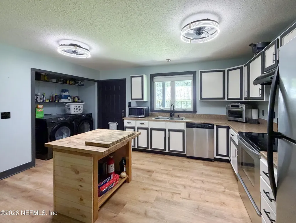 327 Keuka Lake Trail Interlachen FL 32148