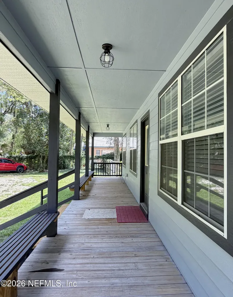 327 Keuka Lake Trail Interlachen FL 32148