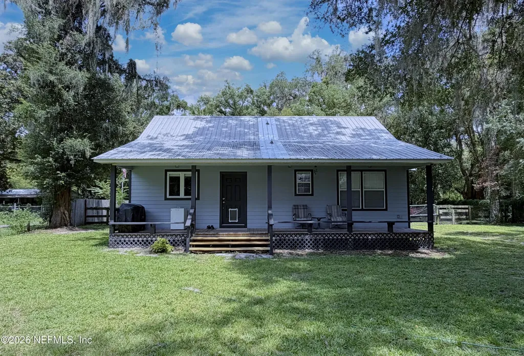 327 Keuka Lake Trail Interlachen FL 32148