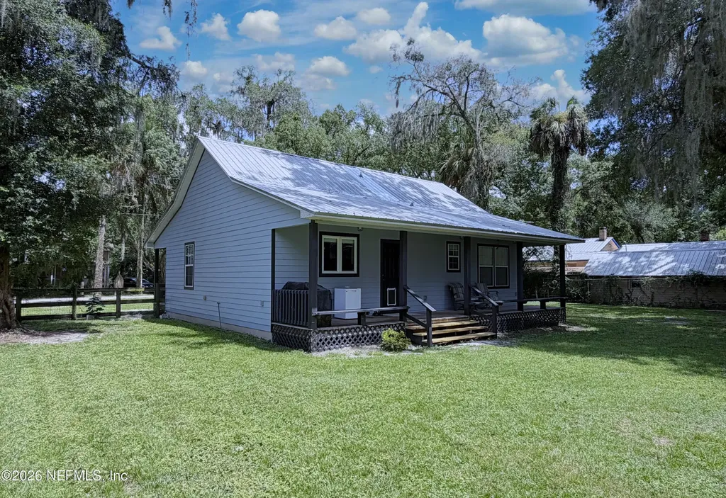 327 Keuka Lake Trail Interlachen FL 32148