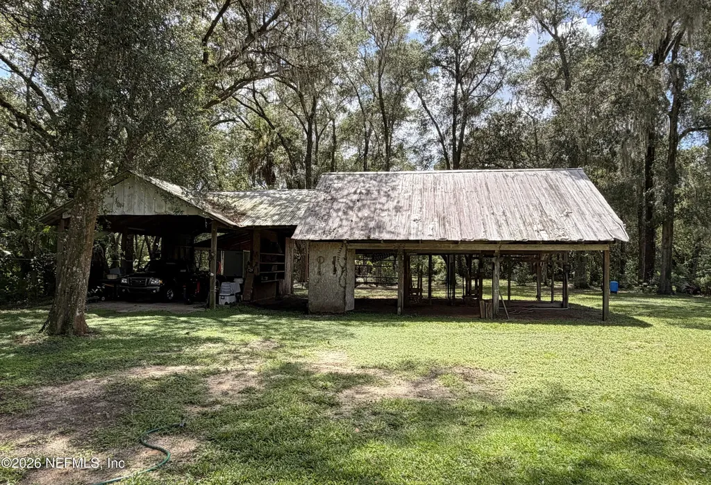 327 Keuka Lake Trail Interlachen FL 32148