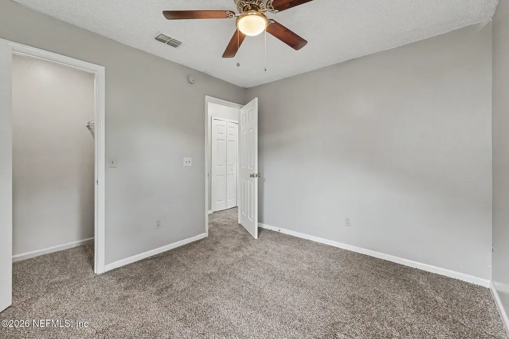 8520 Moss Pointe Trl Trail N Jacksonville FL 32244