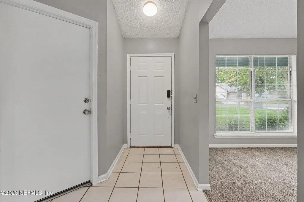 8520 Moss Pointe Trl Trail N Jacksonville FL 32244
