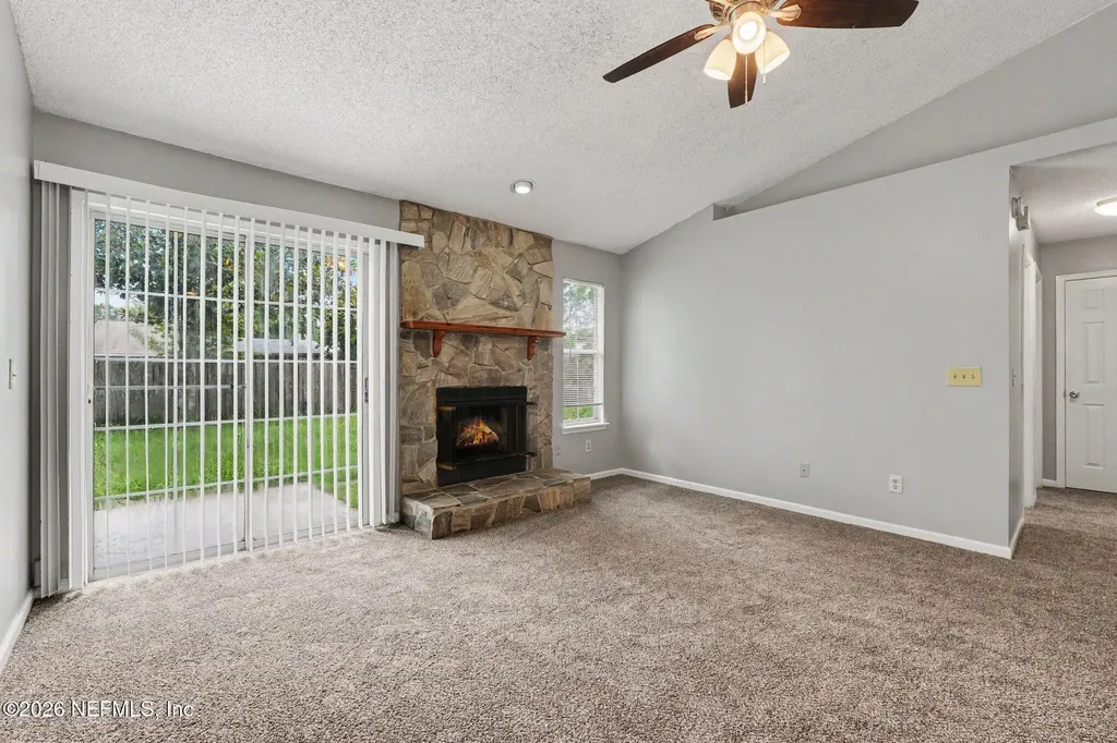 8520 Moss Pointe Trl Trail N Jacksonville FL 32244