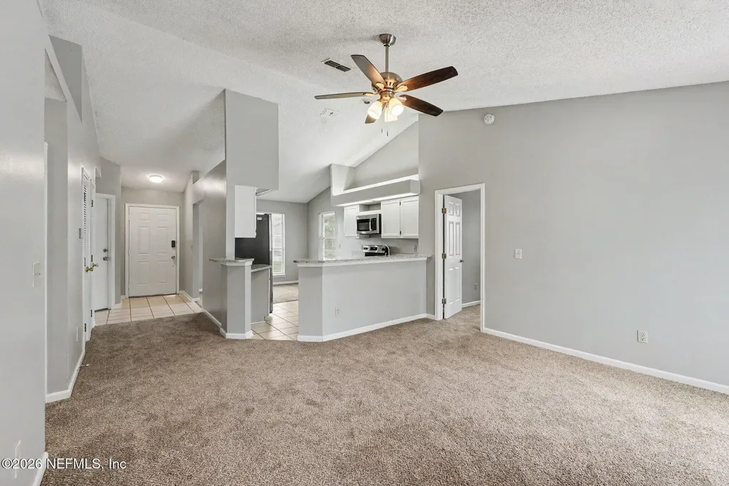 8520 Moss Pointe Trl Trail N Jacksonville FL 32244