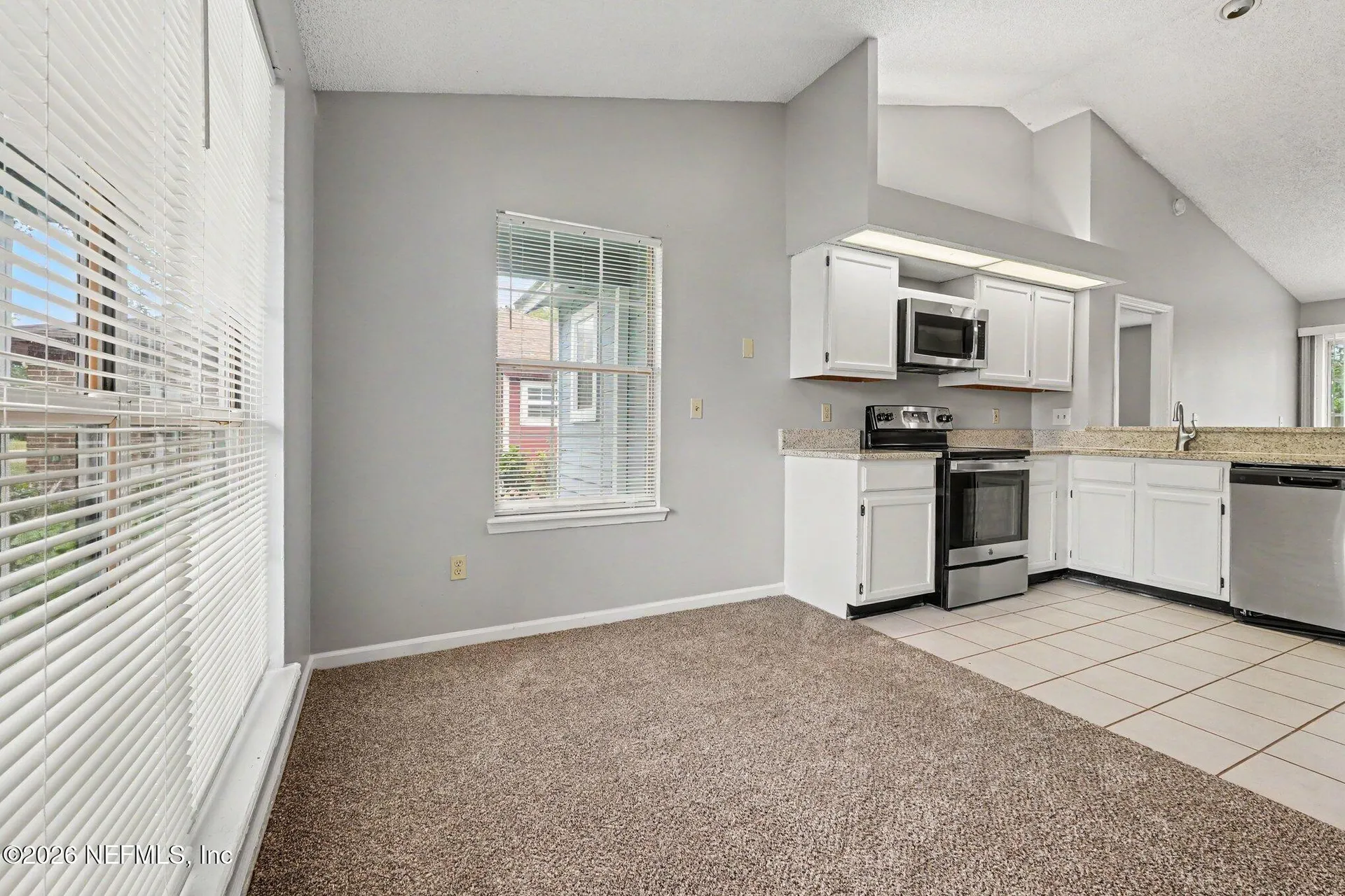 8520 Moss Pointe Trl Trail N Jacksonville FL 32244