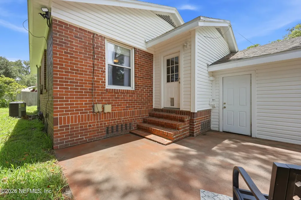 1723 Orlando Circle S Jacksonville FL 32207