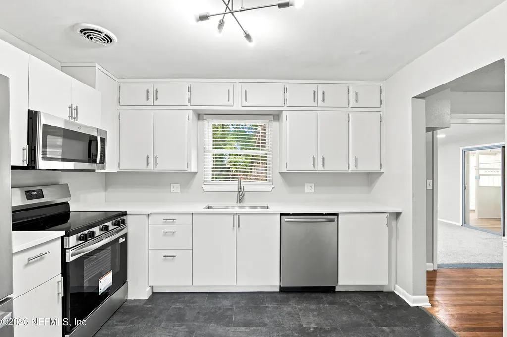 6522 Barkwood Drive Jacksonville FL 32277