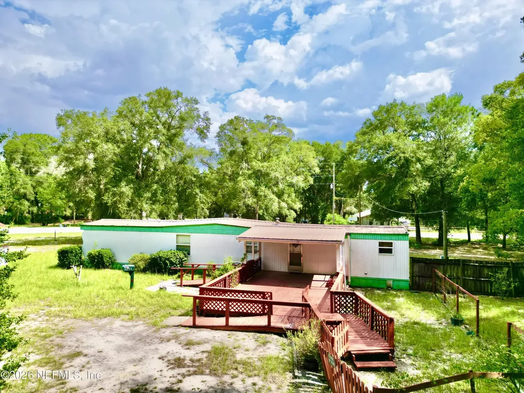 8232 Swan Lake Road Melrose FL 32666