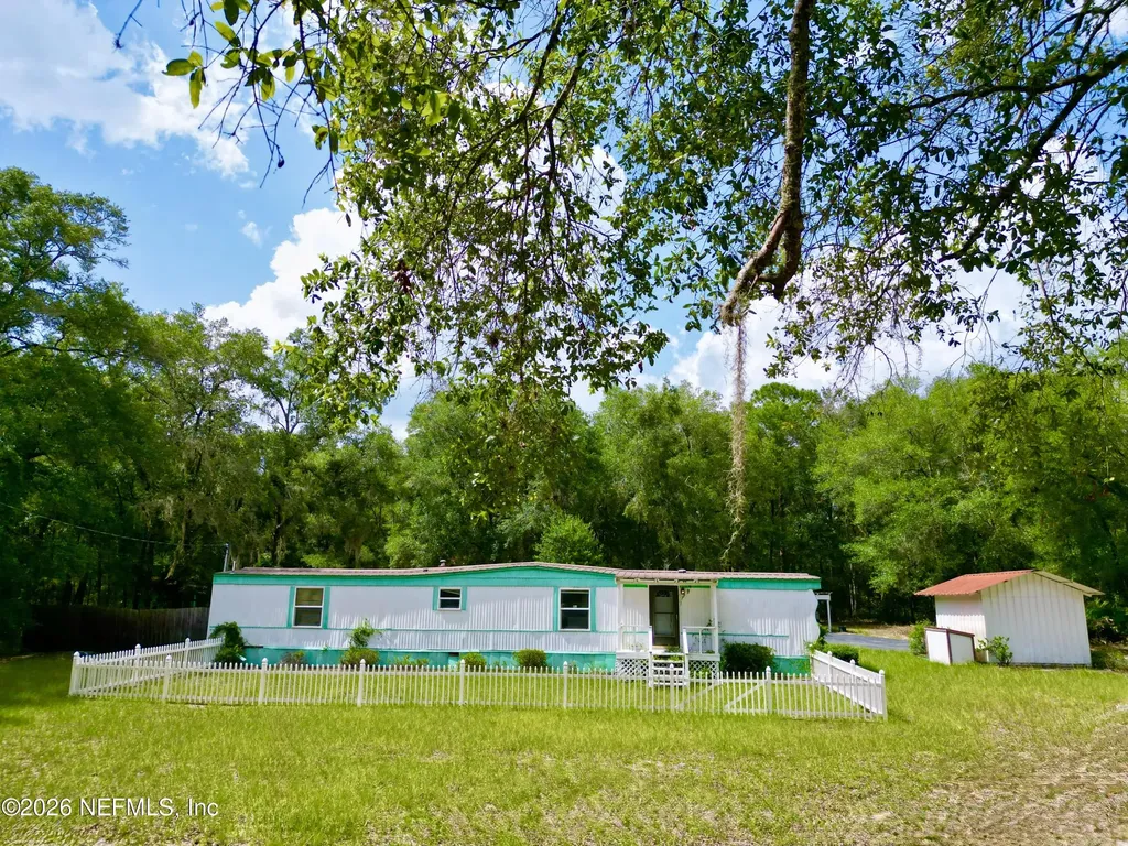 8232 Swan Lake Road Melrose FL 32666
