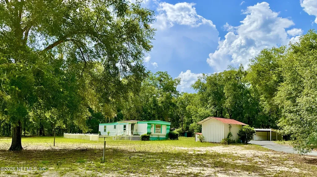 8232 Swan Lake Road Melrose FL 32666