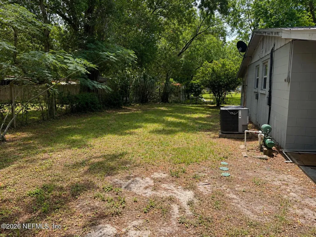2951 Sandhurst Road E Jacksonville FL 32277