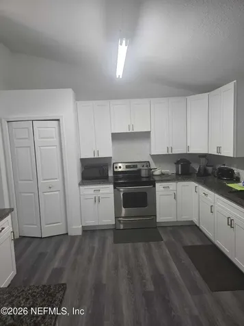 19211 NE State Road 26 Hawthorne FL 32640