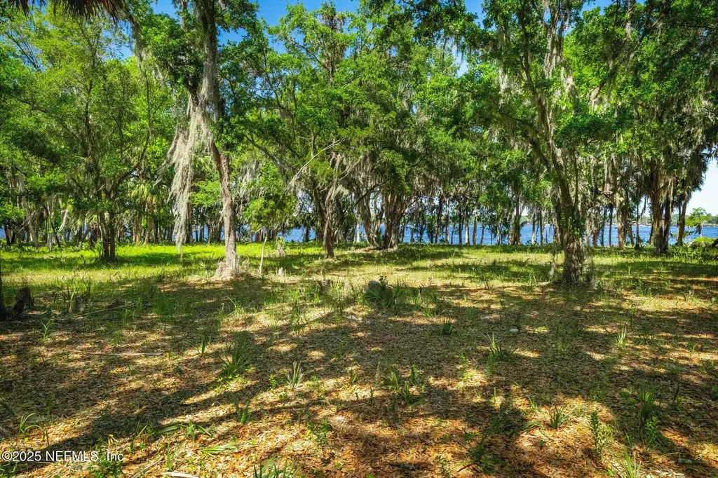 762 National Forest Road 75g Road Palatka FL 32177