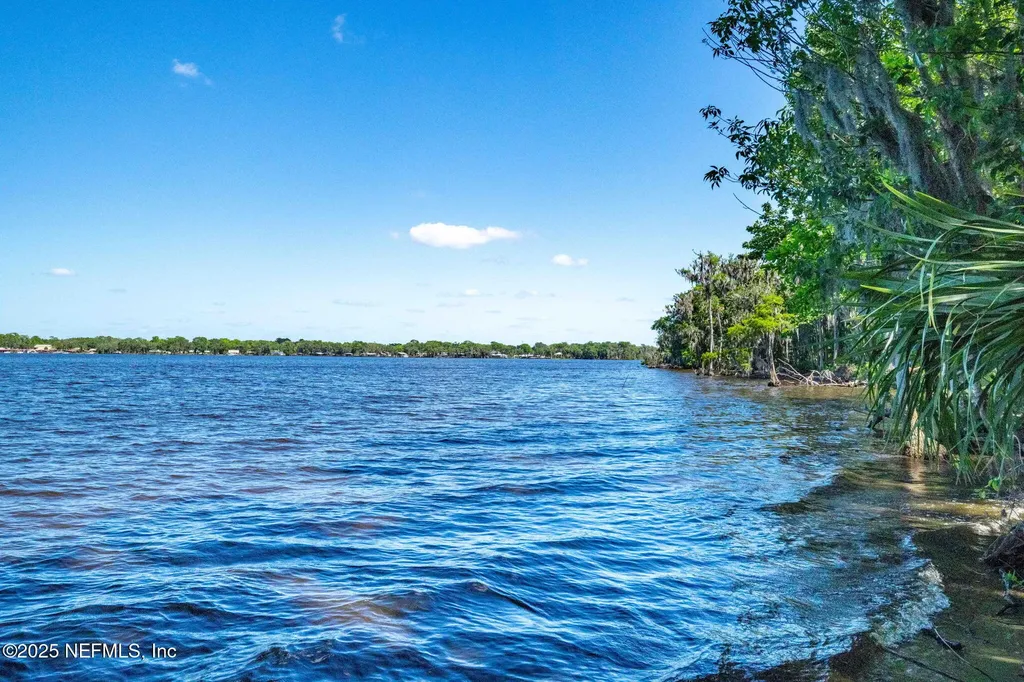 762 National Forest Road 75g Road Palatka FL 32177