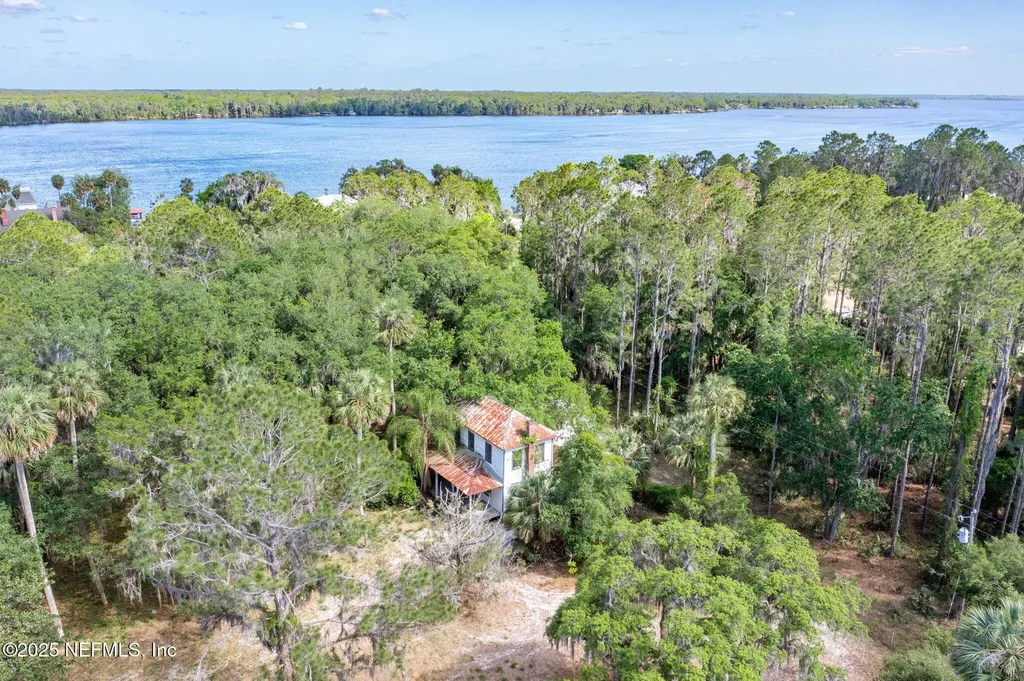 762 National Forest Road 75g Road Palatka FL 32177