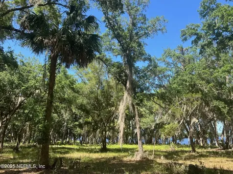 762 National Forest Road 75g Road Palatka FL 32177