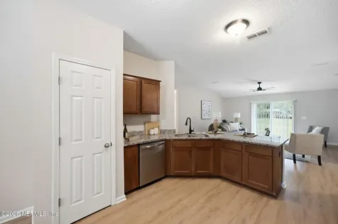 4030 Hunter Circle Jacksonville FL 32207