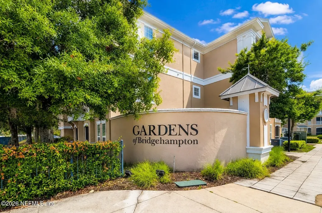 8290 Gate Parkway W Jacksonville FL 32216