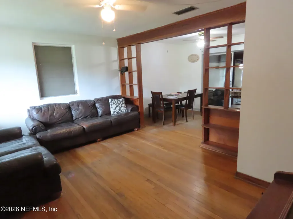 2295 Lake Drive Jacksonville FL 32246