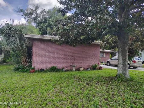 408 Magnolia Dr Drive Palatka FL 32177