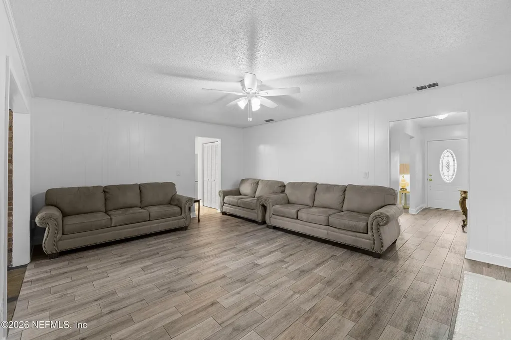 3383 Chrysler Drive Jacksonville FL 32257