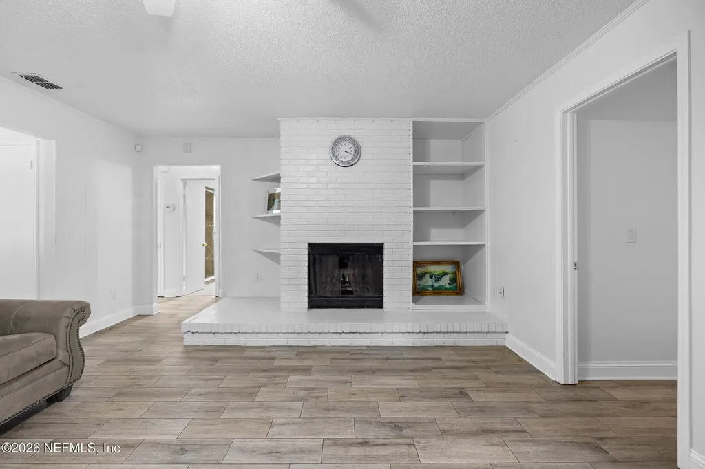 3383 Chrysler Drive Jacksonville FL 32257