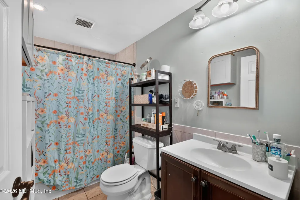 2 N Oakridge Avenue Green Cove Springs FL 32043