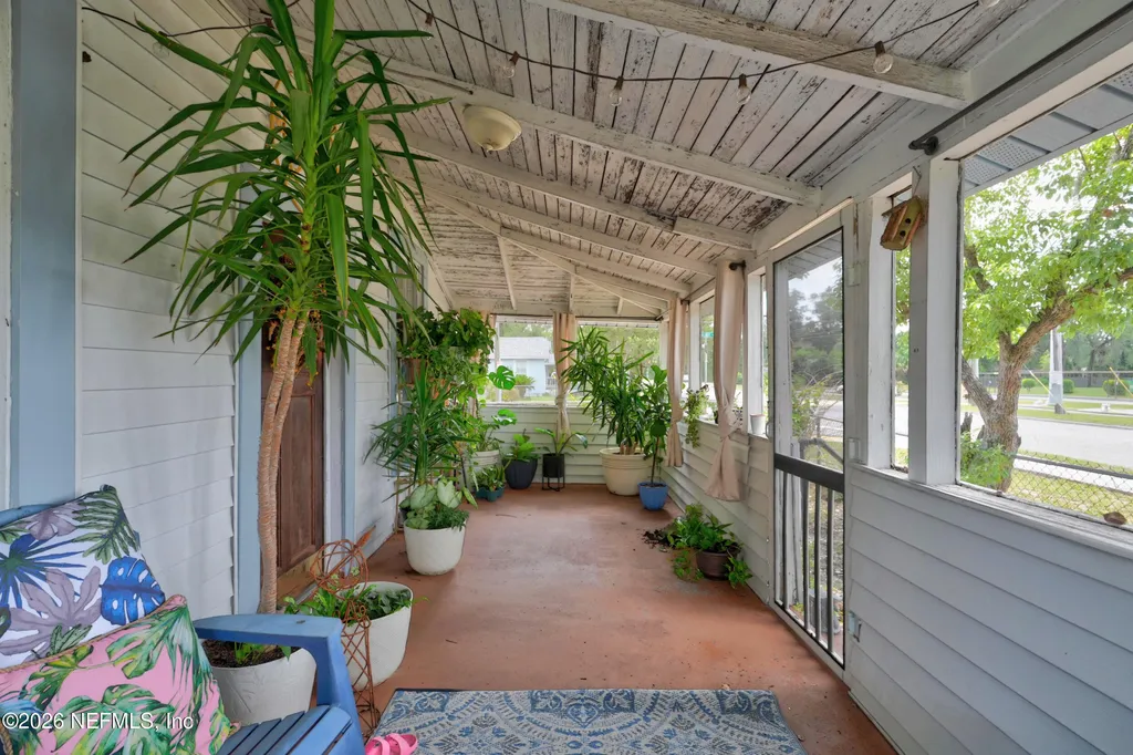 2 N Oakridge Avenue Green Cove Springs FL 32043