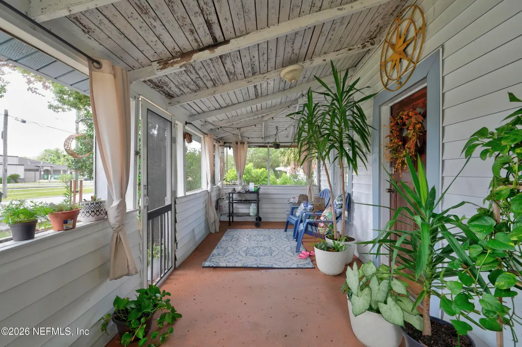 2 N Oakridge Avenue Green Cove Springs FL 32043