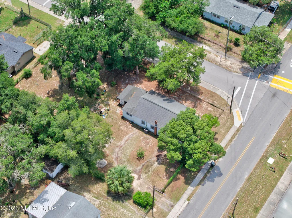 2 N Oakridge Avenue Green Cove Springs FL 32043