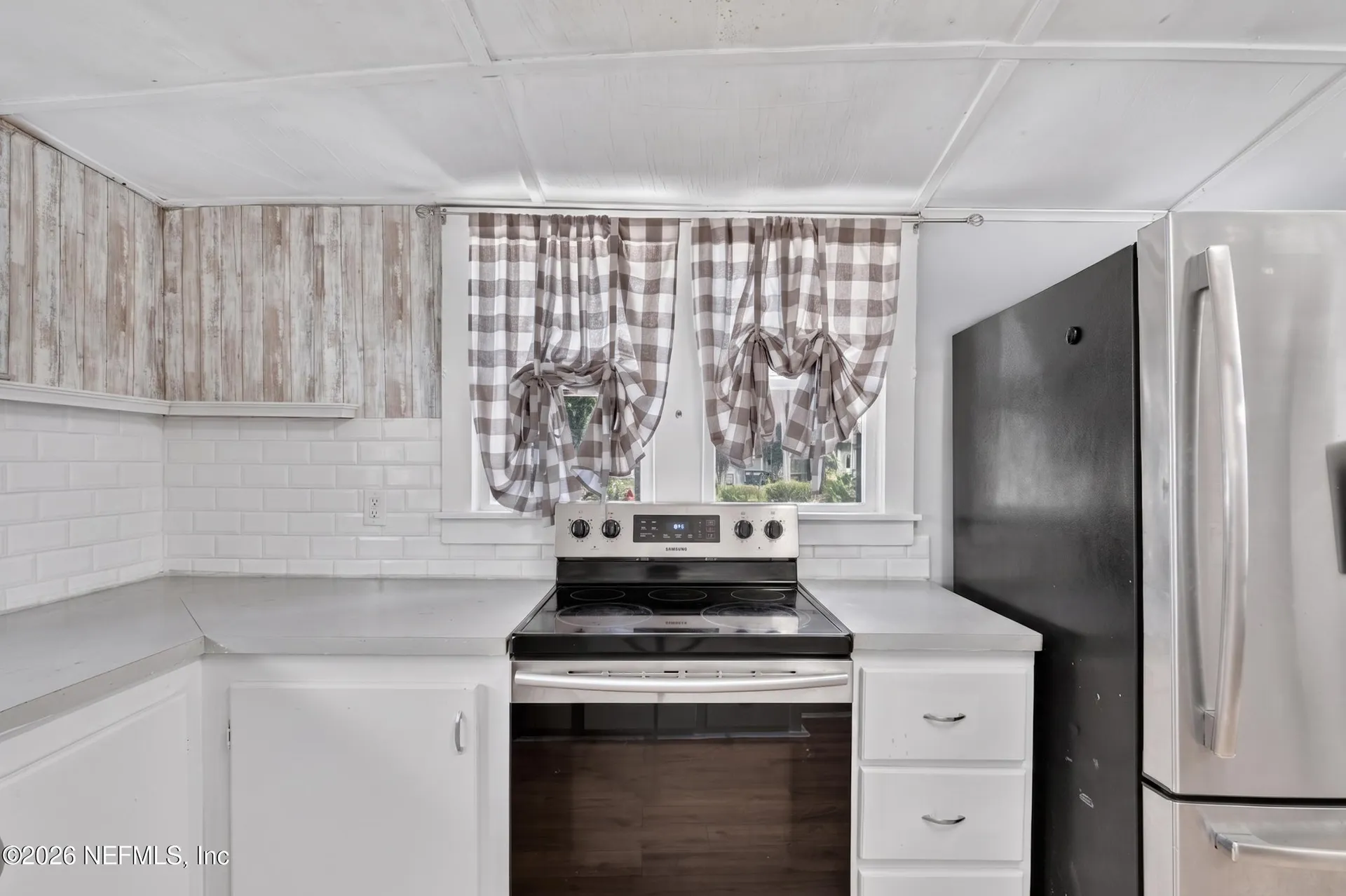2 N Oakridge Avenue Green Cove Springs FL 32043