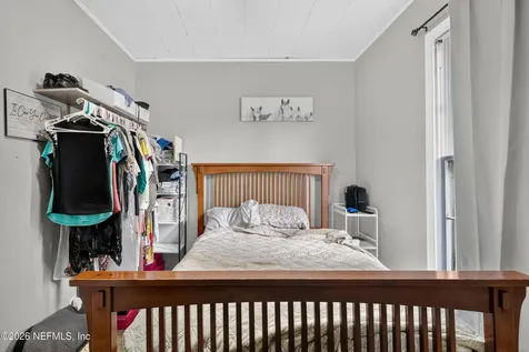 2 N Oakridge Avenue Green Cove Springs FL 32043