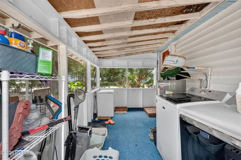 2 N Oakridge Avenue Green Cove Springs FL 32043