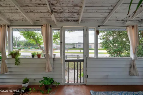 2 N Oakridge Avenue Green Cove Springs FL 32043