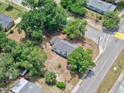 2 N Oakridge Avenue Green Cove Springs FL 32043