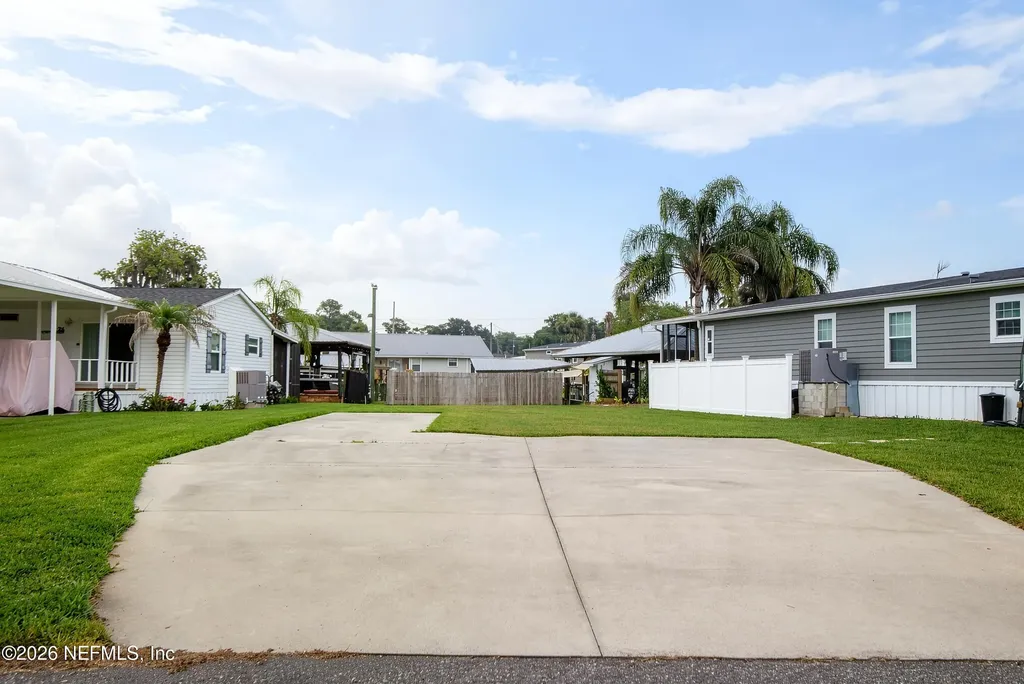 25 Scott Street Welaka FL 32193