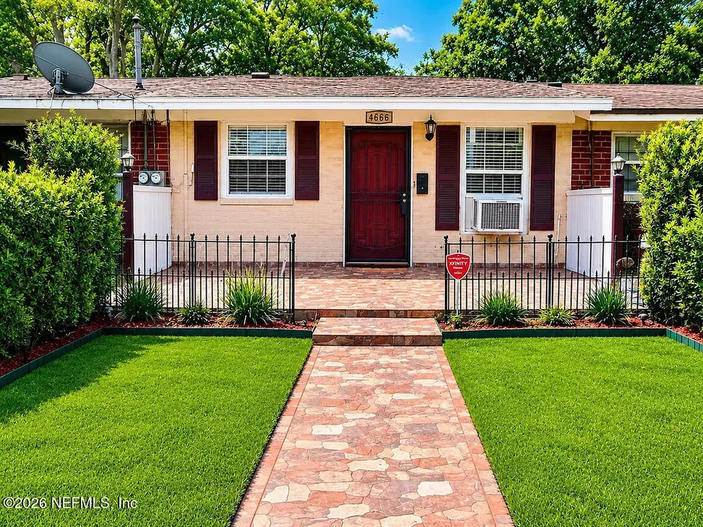 4666 Ken Knight Drive N Jacksonville FL 32209