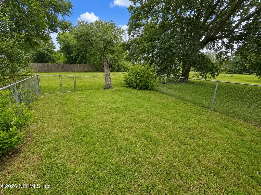4666 Ken Knight Drive N Jacksonville FL 32209