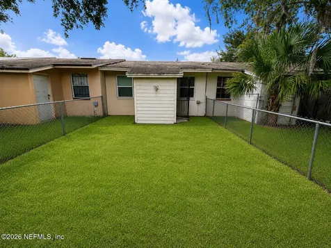 4666 Ken Knight Drive N Jacksonville FL 32209
