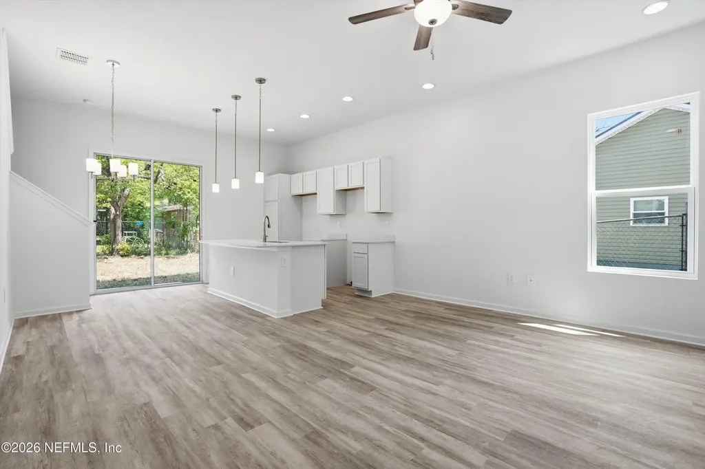 1661 W 22nd Street W Jacksonville FL 32209
