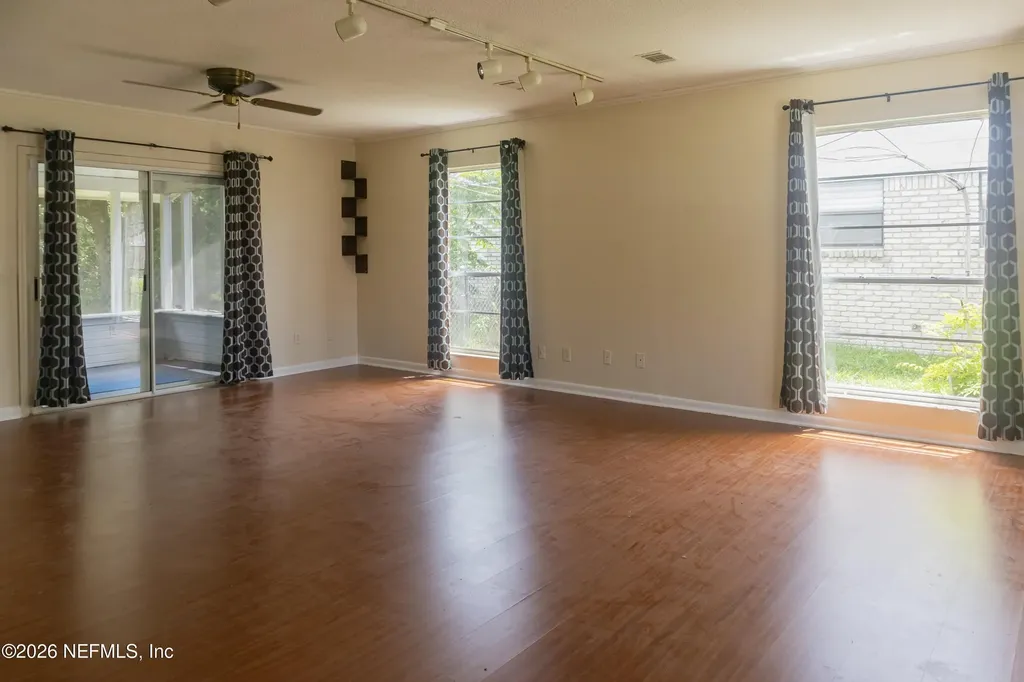 5039 Winchester Drive S Jacksonville FL 32217